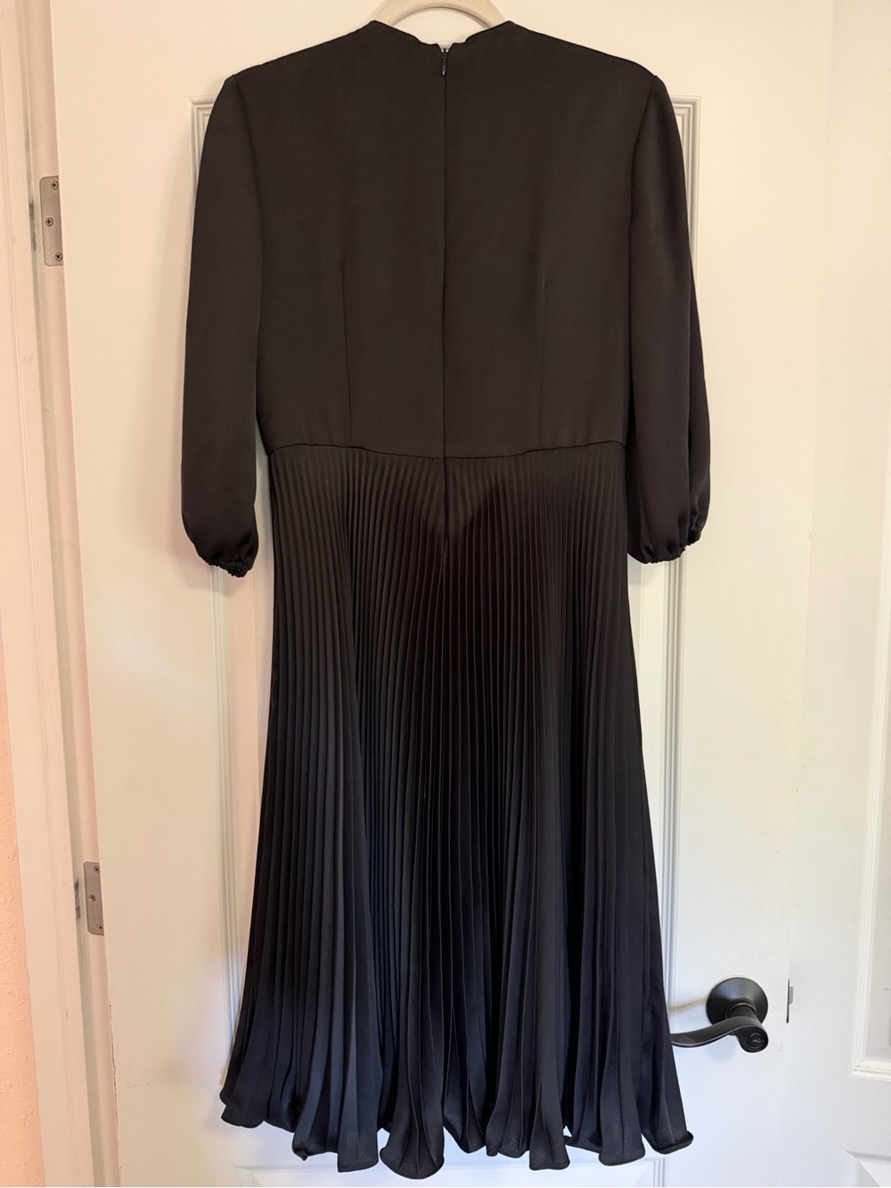 Carrie (Made in New York City) Pleated Midi Dress - Size 4 - Picture 5 of 7